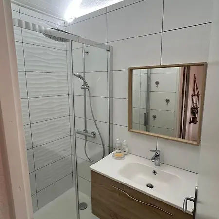 Location Front De Plein Soleil Apartment